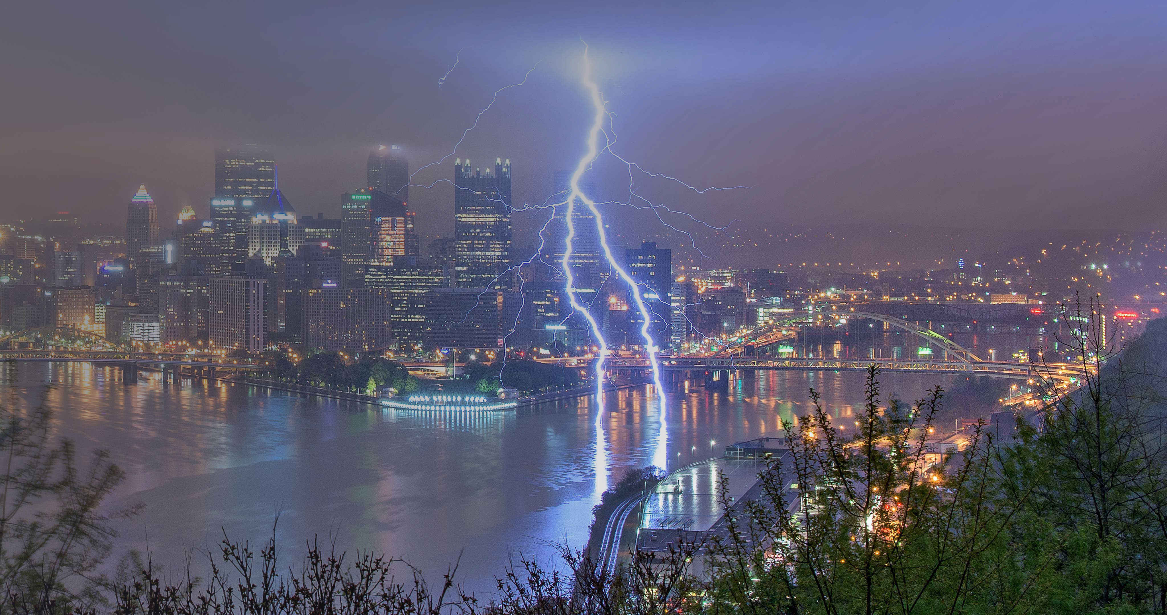 Lightning_Strikes_3
